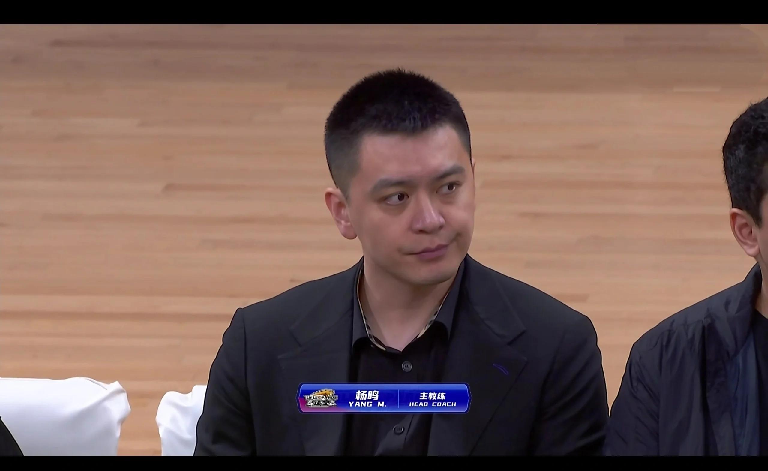 新晋球员表现出色，获得主教练赞扬